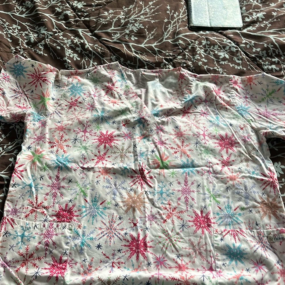 Scrub top